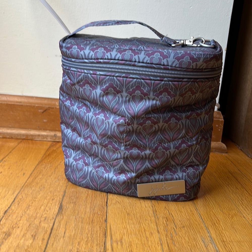 Ju-ju-be fuel cell in Amethyst Ice